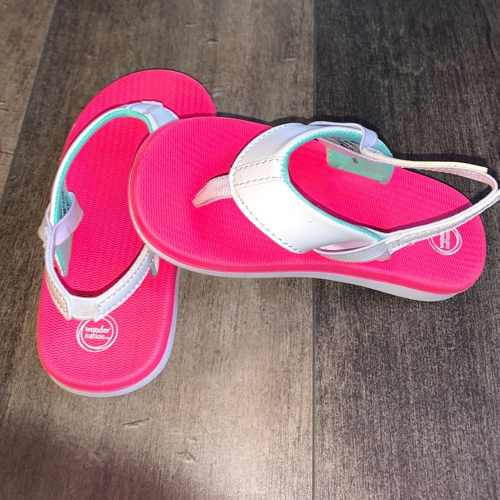 WonderNation Leather Thong Sandals girls 7/8T